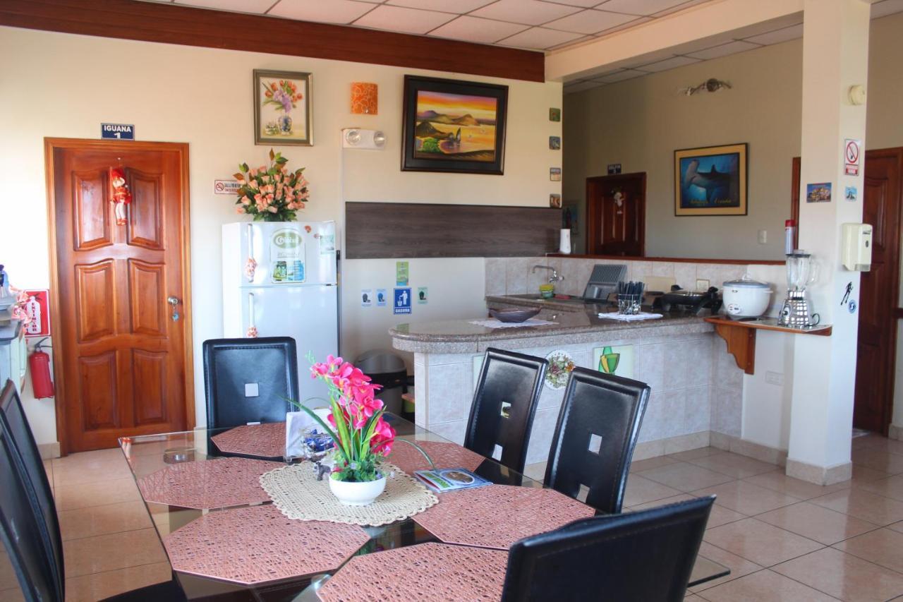 Hostal Romy Puerto Baquerizo Moreno Exterior foto